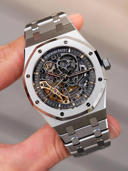 The new Audemars Piguet involves a very complex manufacturing procedure, provides greatly improved precision and stability.