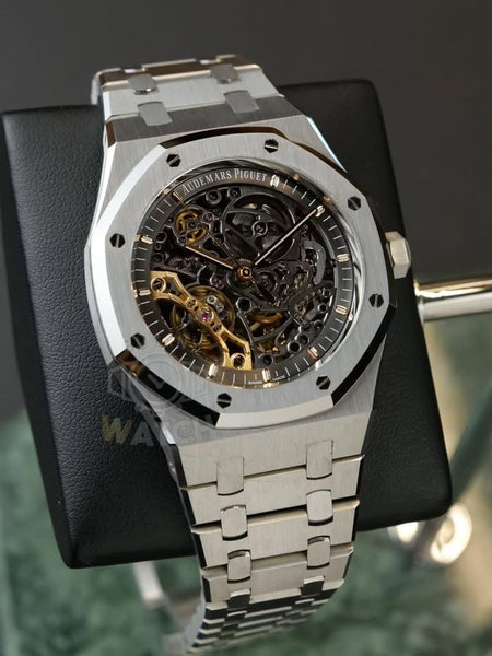 The new Audemars Piguet involves a very complex manufacturing procedure, provides greatly improved precision and stability.